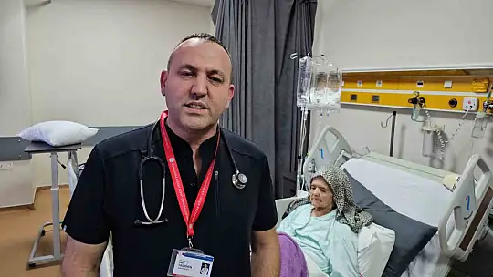 Görenler şok oldu: 92 yaşındaki kadının midesinden ve bağırsaklarından 35 zeytin, 28 hurma çekirdeği ile 5 taş çıktı