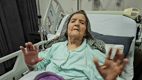 Görenler şok oldu: 92 yaşındaki kadının midesinden ve bağırsaklarından 35 zeytin, 28 hurma çekirdeği ile 5 taş çıktı