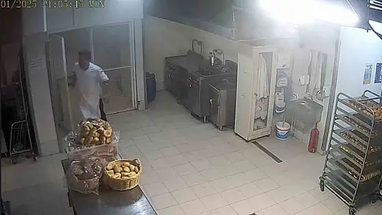 Grill cihazı alev aldı, otel kül oldu