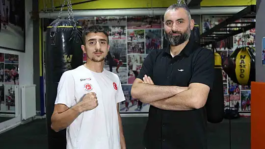 Gündüz sanayide, akşam ringde ter döküyor