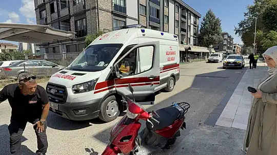 Hafif ticari araç ile çarpışan motosikletin sürücüsü yaralandı