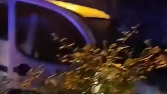 Hafif ticari araç ile otomobil çarpıştı: 6 yaralı