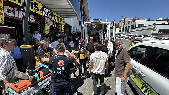 Hafif ticari aracın yayaya çarptığı anlar kamerada