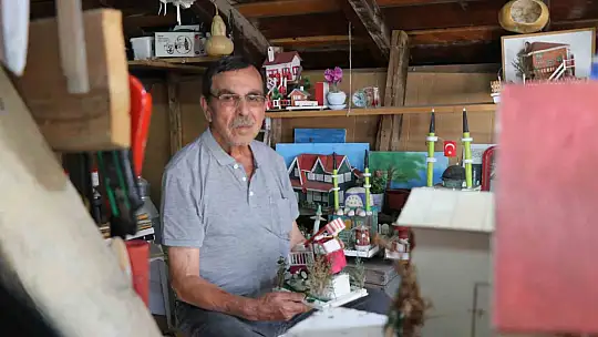 Hafızasındaki Bolu'yu çatı katında yeniden inşa ediyor