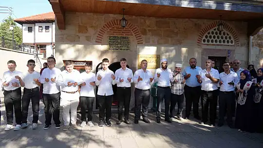 Hafızlık icazetlerini alan öğrenciler için konvoy düzenlendi
