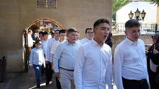 Hafızlık icazetlerini alan öğrenciler için konvoy düzenlendi
