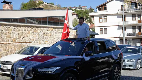 Hafızlık icazetlerini alan öğrenciler için konvoy düzenlendi