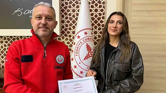 Hastanede boyama yapan gençlere teşekkür