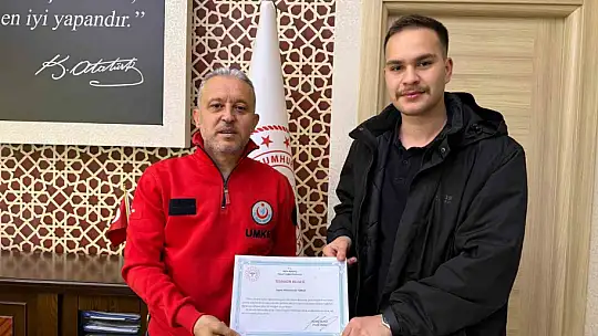Hastanede boyama yapan gençlere teşekkür