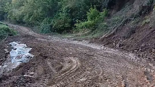 Heyelan bölgesinde yol güvenliği sağlandı