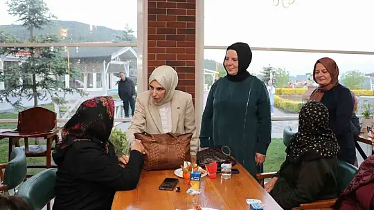 Hilaltepe'de Anneler Günü coşkusu