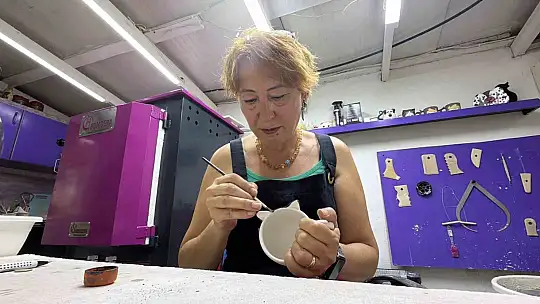 Hobi olarak başladı seramik dükkanı açtı