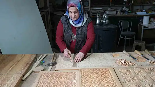 Hobi olarak başladı, siparişler ülke geneline yayıldı: Selçuklu ve Osmanlı motifli ürünlere yoğun talep