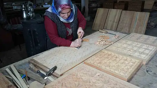 Hobi olarak başladı, siparişler ülke geneline yayıldı: Selçuklu ve Osmanlı motifli ürünlere yoğun talep