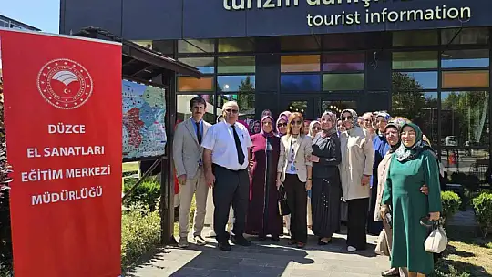 İğne oyası kültürünü devam ettiriyorlar