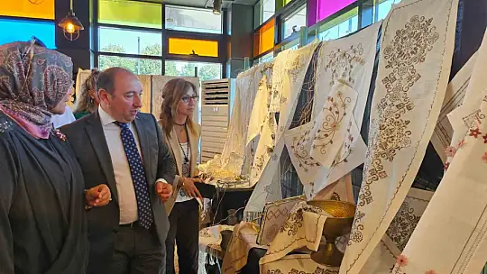 İğne oyası kültürünü devam ettiriyorlar