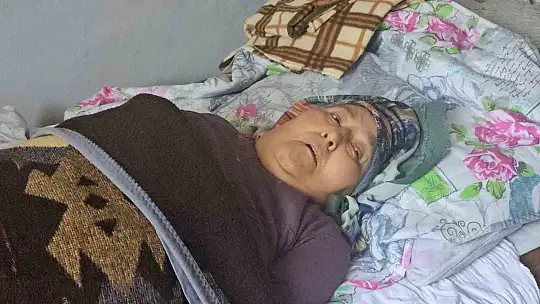 İHA'nın haberi ses getirdi: Yatağa bağımlı yaşlı kadın koruma altına alındı