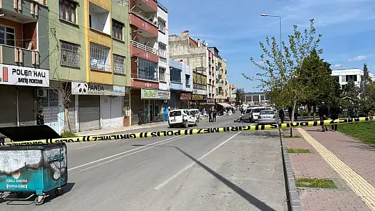 İki araç kafa kafaya çarpıştı: 8 yaralı