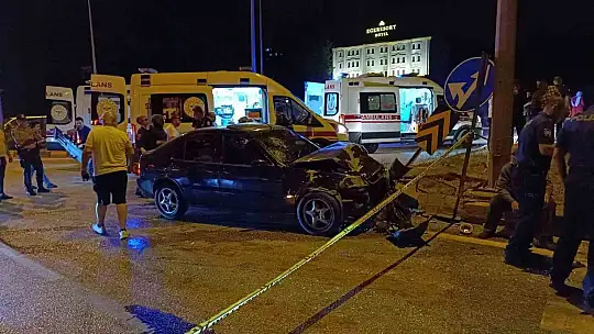 İki otomobilin çarpıştığı kazada 2'si ağır 7 kişi yaralandı
