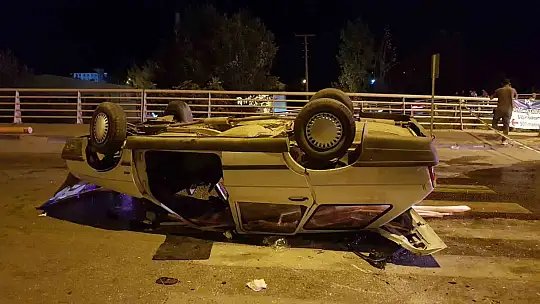 İki otomobilin çarpıştığı kazada 2'si ağır 7 kişi yaralandı