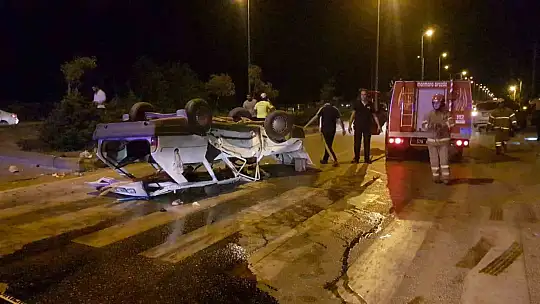 İki otomobilin çarpıştığı kazada 2'si ağır 7 kişi yaralandı