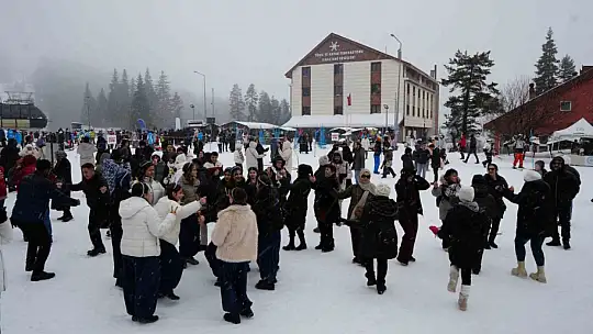 Ilgaz Dağı'nda Sevgililer Günü'nde düzenlenen festival yoğun ilgi gördü