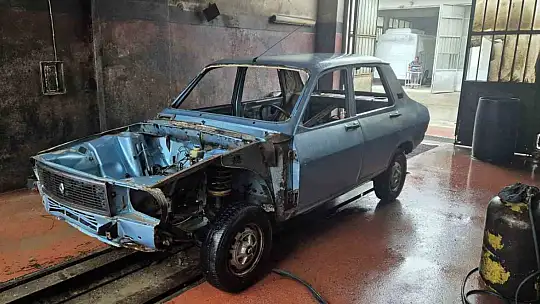 İlk otomobilini 41 yıl sonra hurda halde bulup restore ettirdi