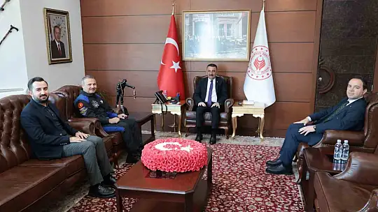 İlk Türk Astronot Alper Geze ravcı'dan Vali Bektaşoğlu'na ziyaret