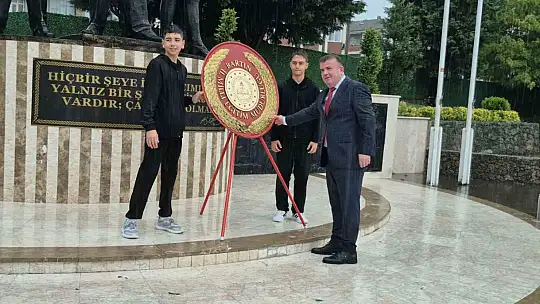 İlköğretim Haftası kutlamalarına şiddetli yağış engel olamadı