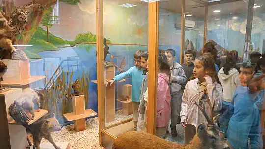 İlkokul öğrencileri doğayla buluştu
