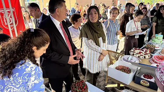 İşte yılın çilekli pastası