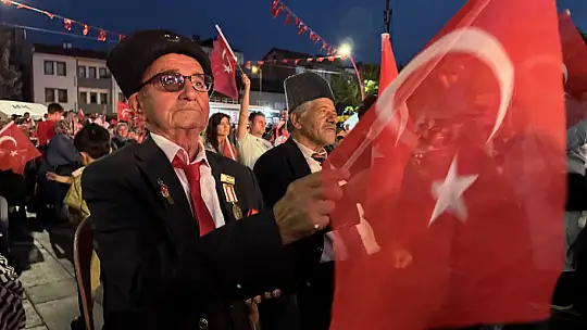 Bartın'da 15 Temmuz gecesinden renkli kareler