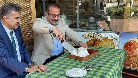 İnceciköz'e manda yoğurdu ikram ettiler
