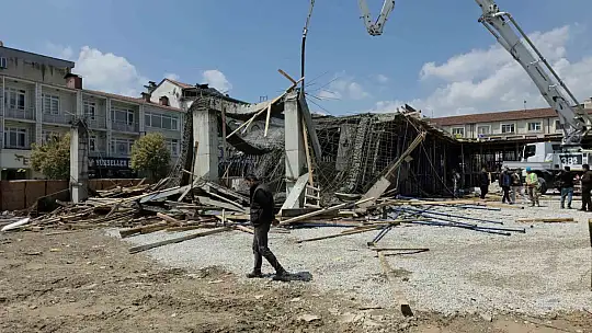 İnşatta beton dökülürken kalıp çöktü: 1 işçi yaralandı