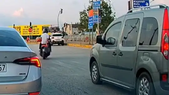 Işık ihlali için buldukları yöntem hem şaşırttı hem güldürdü
