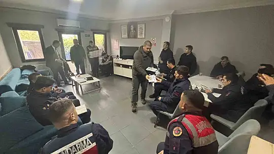 Jandarma ekiplerine kara avcılığı ile ilgili bilgiler verildi