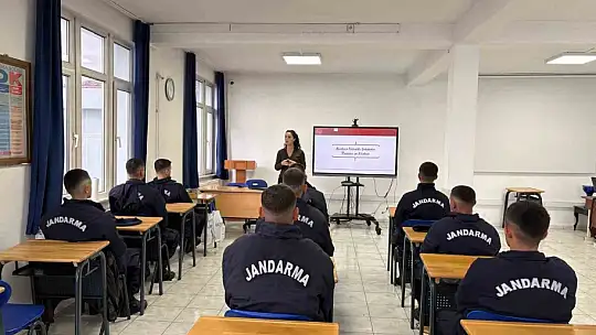 Jandarma personeline kadına şiddetle mücadele eğitimi