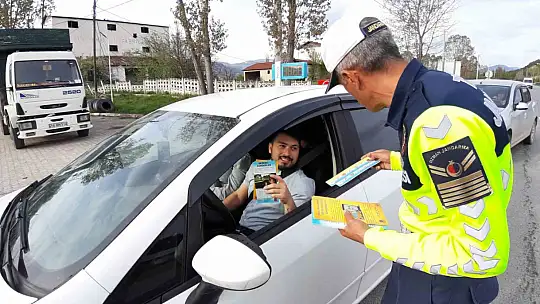 Jandarma sürücülere güvenli yolculuğu anlattı