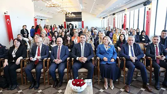 Kadın eliyle güçlenen yerel yönetimler çalıştayı yapıldı