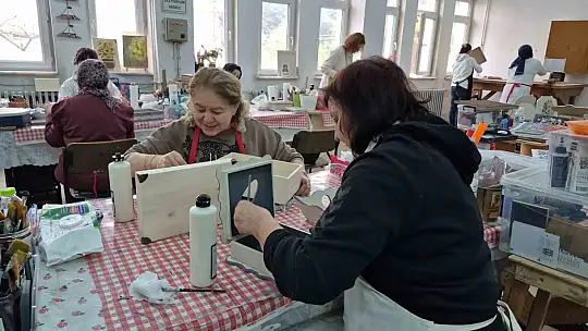 Kadınlara özgüven ve meslek kazandıran kurs: