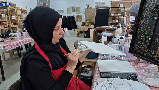 Kadınlara özgüven ve meslek kazandıran kurs: