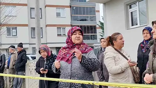 Kadınlardan mahalleye yapılacak baz istasyonuna ve erkeklere tepki