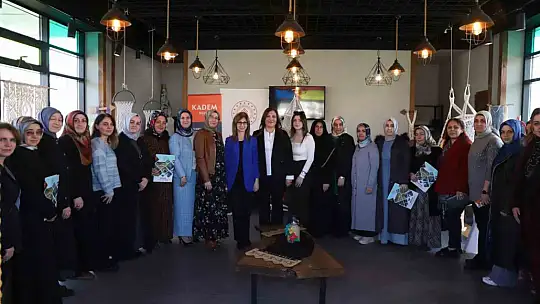 Kadınların el emekleri sergilendi