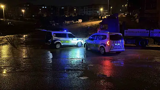 Kaldırıma çarpıp devrildi: 1 yaralı