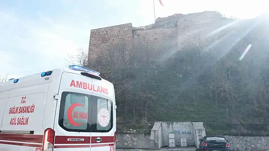 Kalede intihar girişiminde bulunan şahsı polis ikna etti