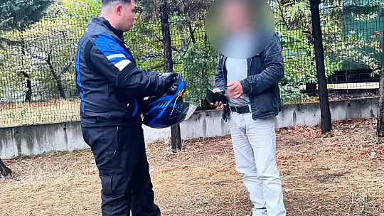 Kamusal alanda tuvaletini yapan şahsa zabıta baskını