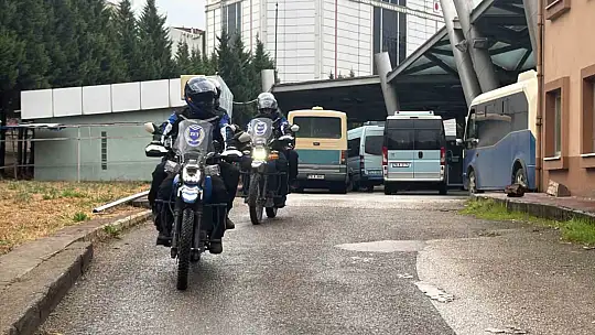 Kamusal alanda tuvaletini yapan şahsa zabıta baskını