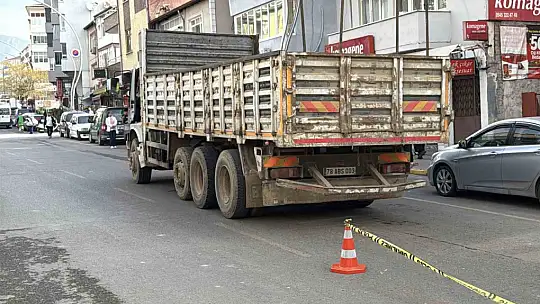 Kamyonun çarptığı genç kız hayatını kaybetti