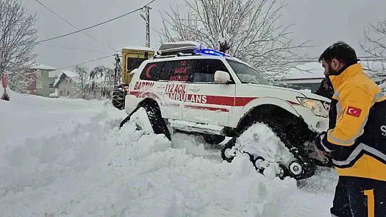 Mahsur kalan hastayı sağlık ekipleri kurtardı