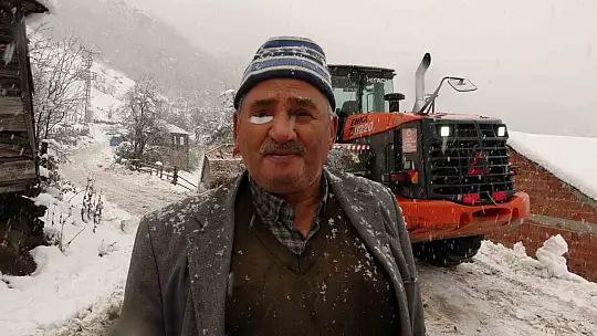 Kar sebebiyle yolu kapanan köydeki hasta, ekipleri seferber etti